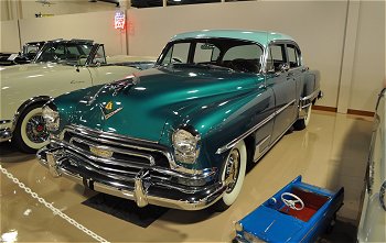 1954 Chrysler New Yorker DeLuxe car