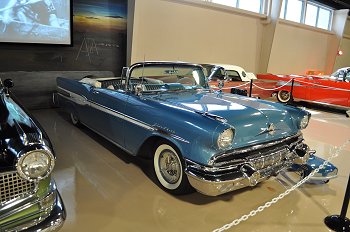 1957 Pontiac Star Chief Convertible car