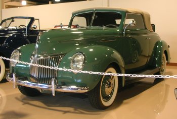 1939 Ford R/S Convertible V8 car