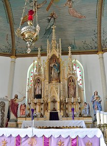 altar in St. Mary's Church of the Assumption in Praha, Texas